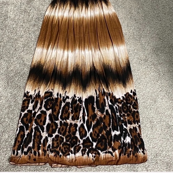 Shirred Sleeveless Midi Dress, M - Picture 3 of 3